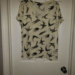 Rock and Republic V neck tshirt